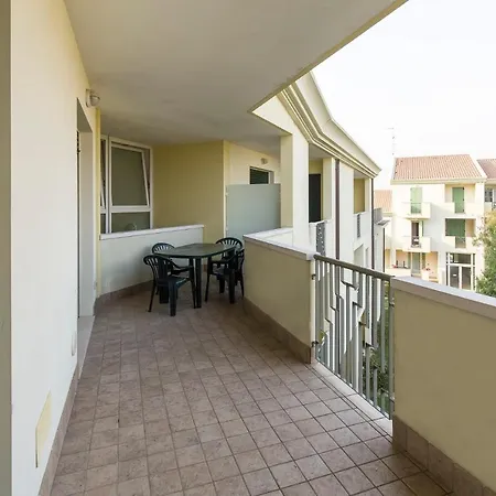 Robinia/pinetine Lido Altanea 아파트 *