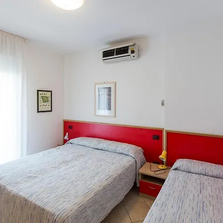 Robinia/pinetine Lido Altanea