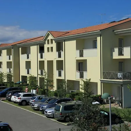 Robinia/pinetine Lido Altanea 아파트