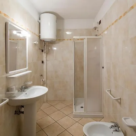 아파트 Robinia/pinetine Lido Altanea *