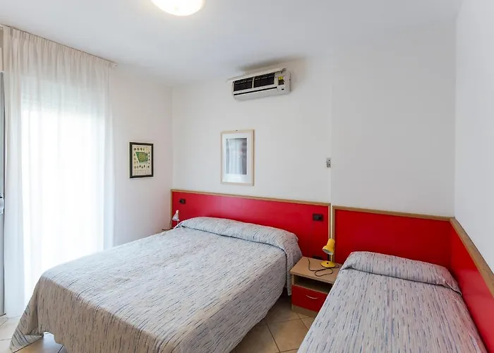 Robinia/pinetine Lido Altanea