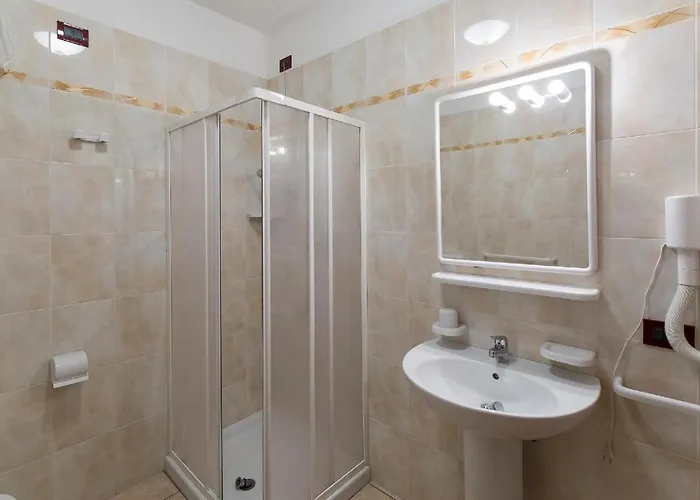 Robinia/pinetine Lido Altanea